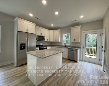 840 S 4th Street - Photo Thumbnail 2