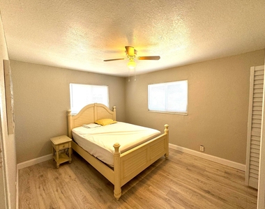 716 22nd Street - Photo Thumbnail 3