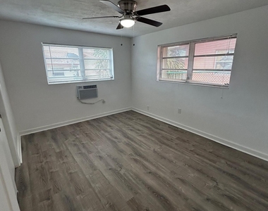 7624 Pembroke Road - Photo Thumbnail 6