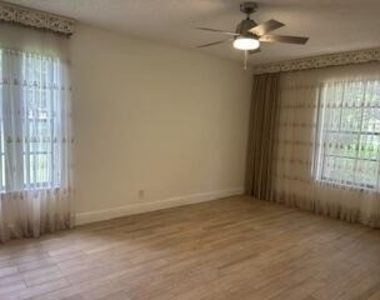 389 Ne Driftwood Terrace - Photo Thumbnail 10