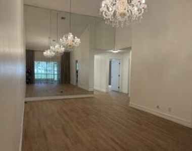 389 Ne Driftwood Terrace - Photo Thumbnail 5