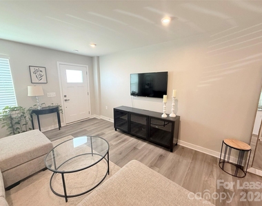 130 Stella Lane - Photo Thumbnail 9