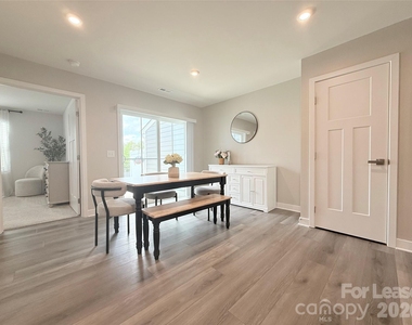 130 Stella Lane - Photo Thumbnail 12