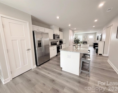 130 Stella Lane - Photo Thumbnail 7