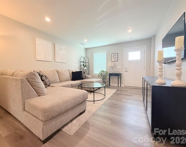 130 Stella Lane - Photo Thumbnail 10