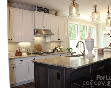 4181 Palm Drive - Photo Thumbnail 2