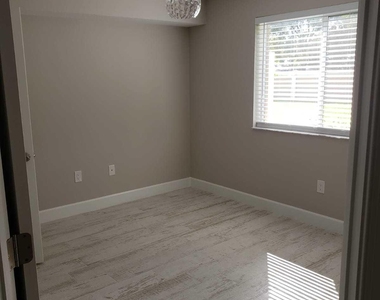 3512 Briar Bay Boulevard - Photo Thumbnail 8