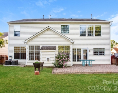 10313 Scotch Pine Circle - Photo Thumbnail 13