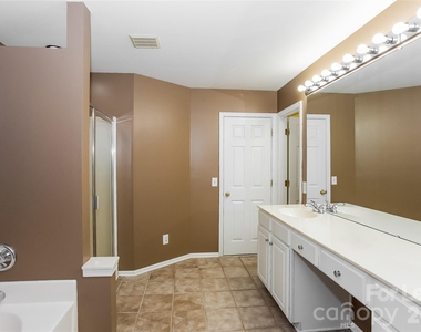 10313 Scotch Pine Circle - Photo Thumbnail 8