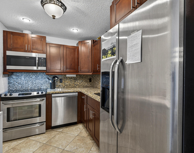 6457 Bay Club Drive - Photo Thumbnail 11