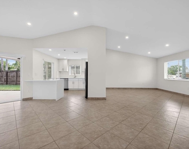 1329 Sw 151st Way - Photo Thumbnail 4