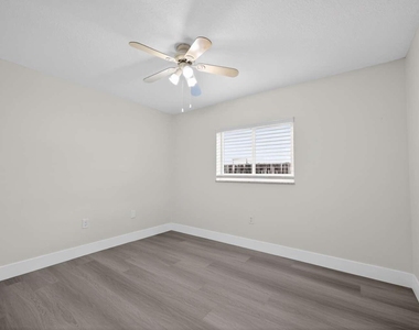 1329 Sw 151st Way - Photo Thumbnail 12
