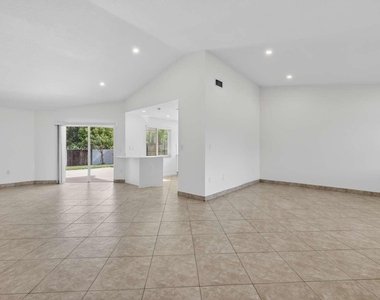 1329 Sw 151st Way - Photo Thumbnail 6