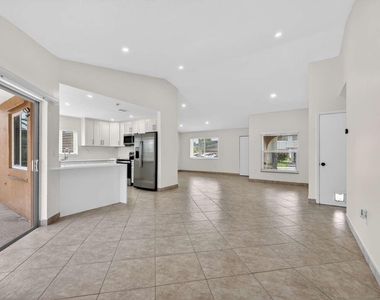 1329 Sw 151st Way - Photo Thumbnail 5