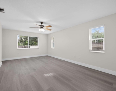 1329 Sw 151st Way - Photo Thumbnail 10