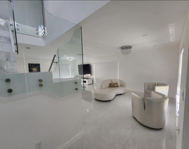 9706 Nw 51st Terrace - Photo Thumbnail 1