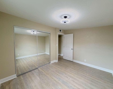 3640 Gull Road - Photo Thumbnail 9