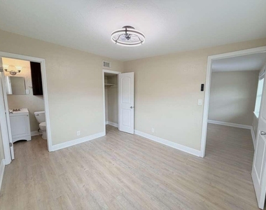 3640 Gull Road - Photo Thumbnail 12
