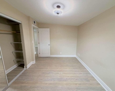 3640 Gull Road - Photo Thumbnail 28