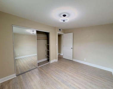 3640 Gull Road - Photo Thumbnail 15