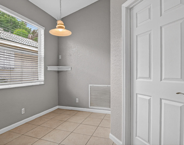 671 Nw Stanford Lane - Photo Thumbnail 8