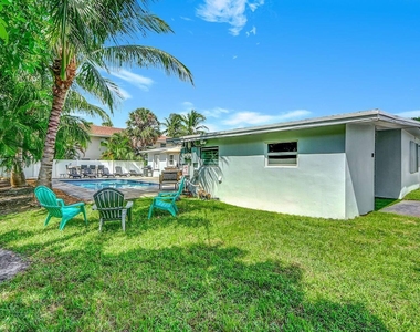 2740 Ne 30th Place - Photo Thumbnail 14