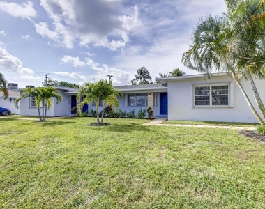 2740 Ne 30th Place - Photo Thumbnail 5