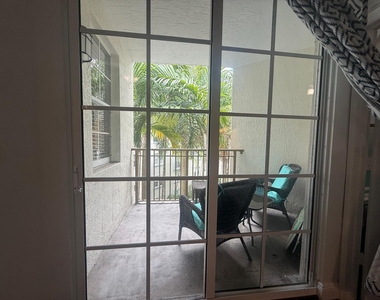533 Ne 3rd Avenue - Photo Thumbnail 4