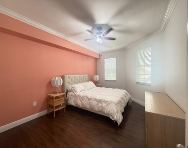 533 Ne 3rd Avenue - Photo Thumbnail 8