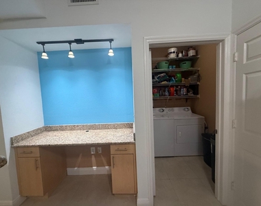 533 Ne 3rd Avenue - Photo Thumbnail 12