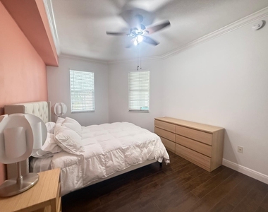 533 Ne 3rd Avenue - Photo Thumbnail 7