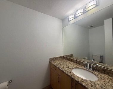 533 Ne 3rd Avenue - Photo Thumbnail 9