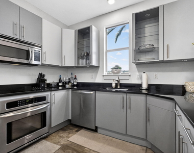 365 Se 6th Avenue - Photo Thumbnail 9