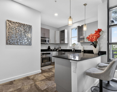 365 Se 6th Avenue - Photo Thumbnail 7
