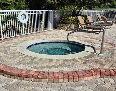 144 Sw Peacock Sw - Photo Thumbnail 13