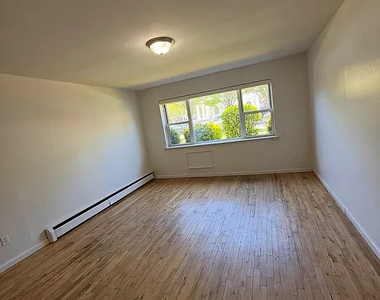 87-9 Dumont Avenue - Photo Thumbnail 2