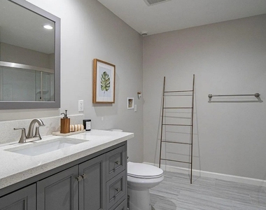 2720 E Melissa - Photo Thumbnail 7