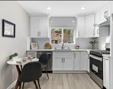 2720 E Melissa - Photo Thumbnail 4