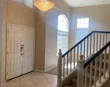 2835 S Bon View - Photo Thumbnail 1