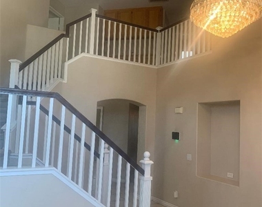 2835 S Bon View - Photo Thumbnail 2