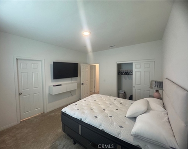 9509 Venetian - Photo Thumbnail 5