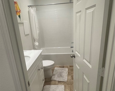 9509 Venetian - Photo Thumbnail 15