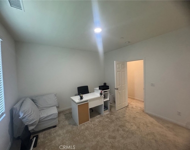 9509 Venetian - Photo Thumbnail 7