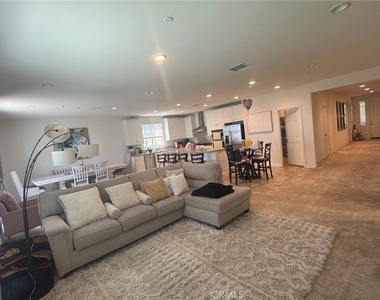 9509 Venetian - Photo Thumbnail 20