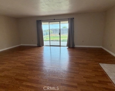 25861 Mccall Boulevard - Photo Thumbnail 4