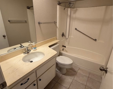 25861 Mccall Boulevard - Photo Thumbnail 13