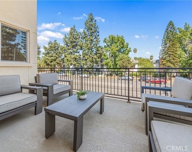 17154 Chatsworth Street - Photo Thumbnail 7