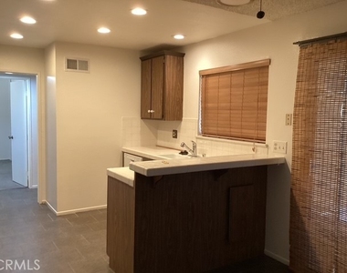 42935 15th Street W - Photo Thumbnail 3
