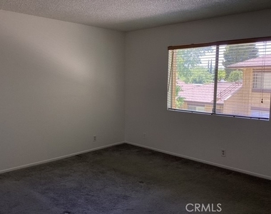 42935 15th Street W - Photo Thumbnail 10
