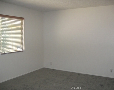 42935 15th Street W - Photo Thumbnail 13